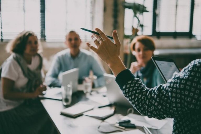 Design Thinking: o que é, como aplicar e passo a passo - FIA