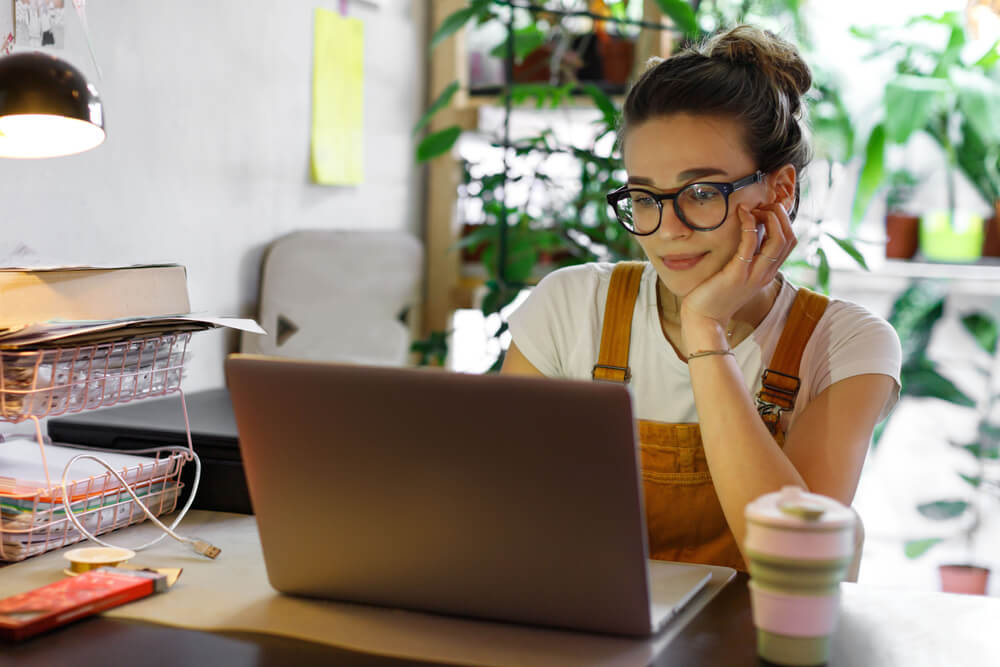 Possibilidades de trabalho remoto: vantagens, desvantagens e dicas. Você sabia que o home office é apenas uma das modalidades?