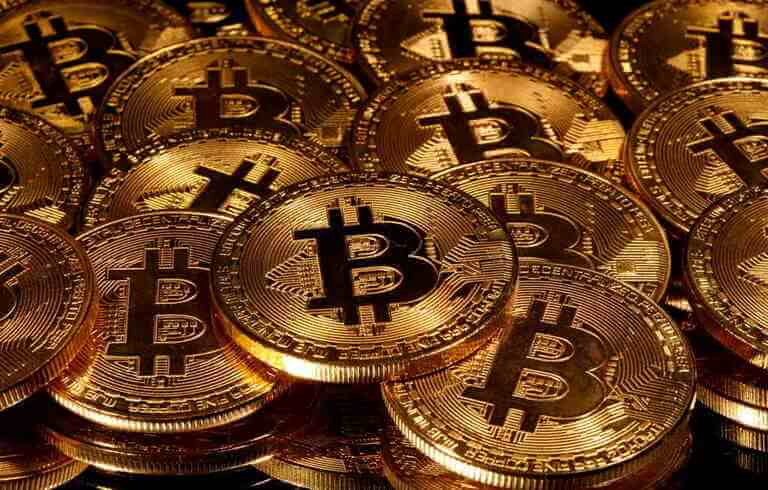 Muitas moedas de bitcoin juntas