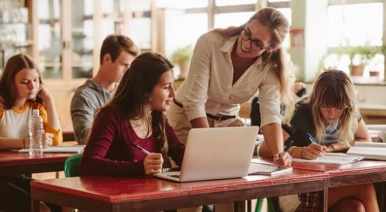 Metodologia de ensino: o que é, principais tipos e características - FIA